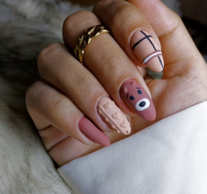 کاشت تخصصی ناخن سحر