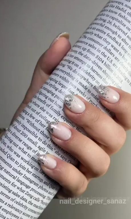 کاشت تخصصی ناخن ساناز محمدیان